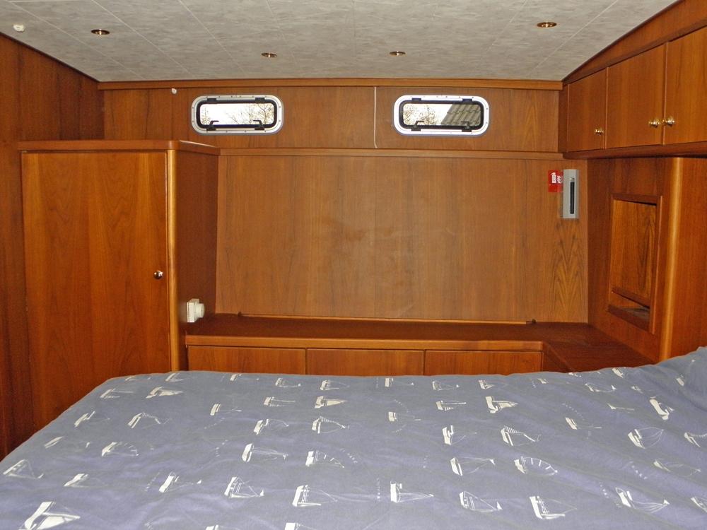 Aft cabin, Accommodation